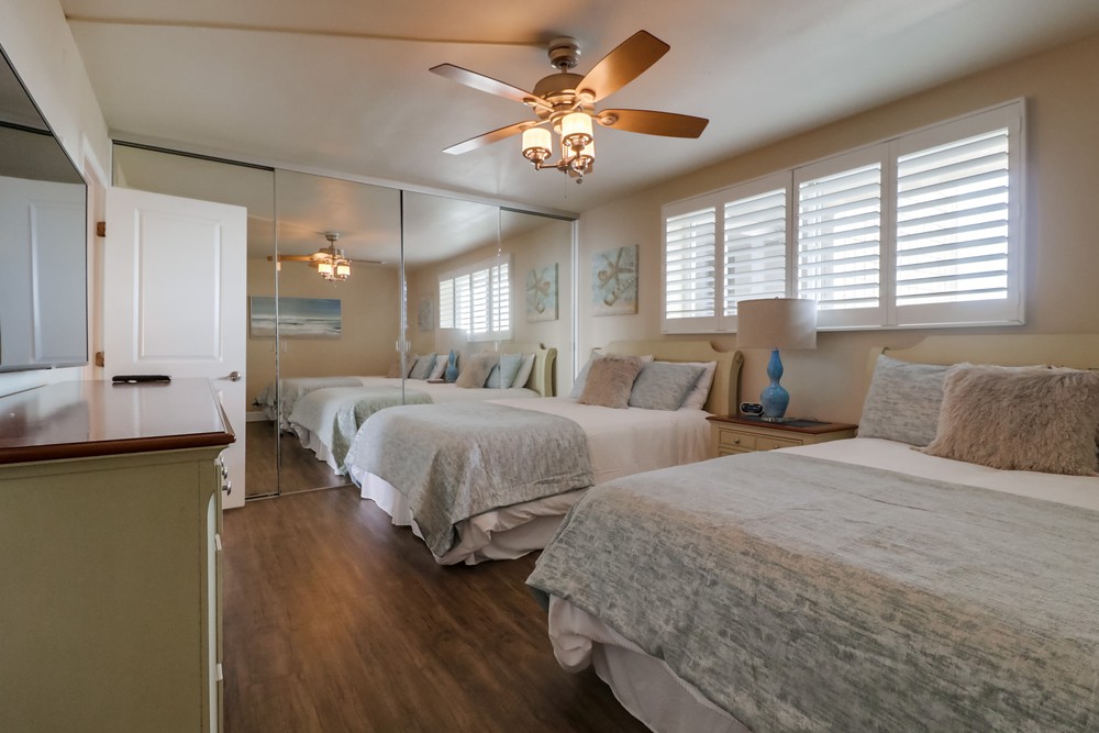 Virtual tour photo 22 of 43 for 4767 Ocean Blvd UNIT 909