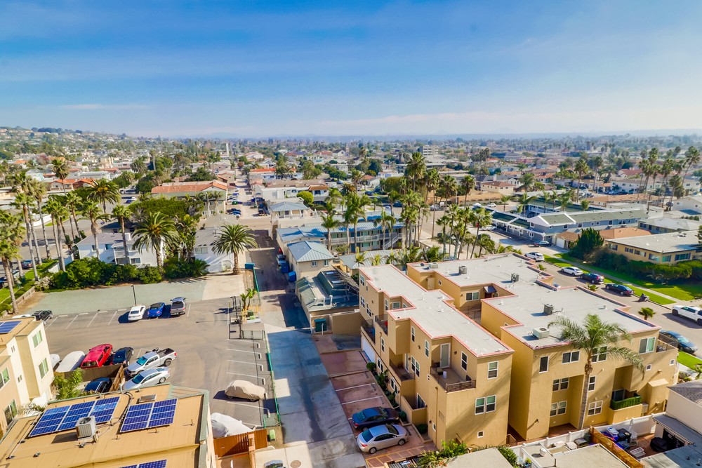Virtual tour photo 29 of 43 for 4767 Ocean Blvd UNIT 909