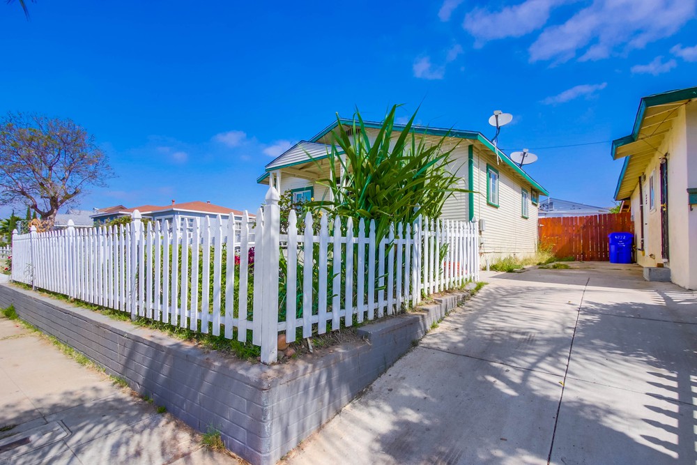 Virtual tour photo 1 of 40 for 4770 Dwight St