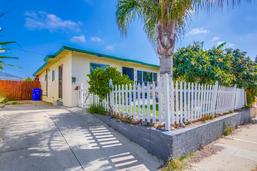 Virtual tour photo 3 of 40 for 4770 Dwight St