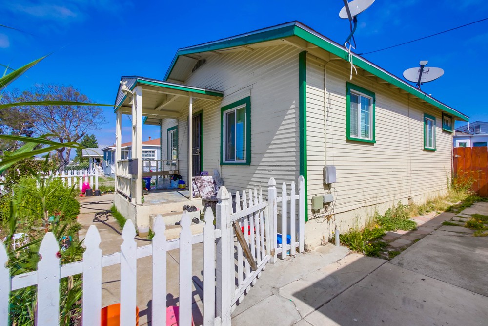 Virtual tour photo 4 of 40 for 4770 Dwight St