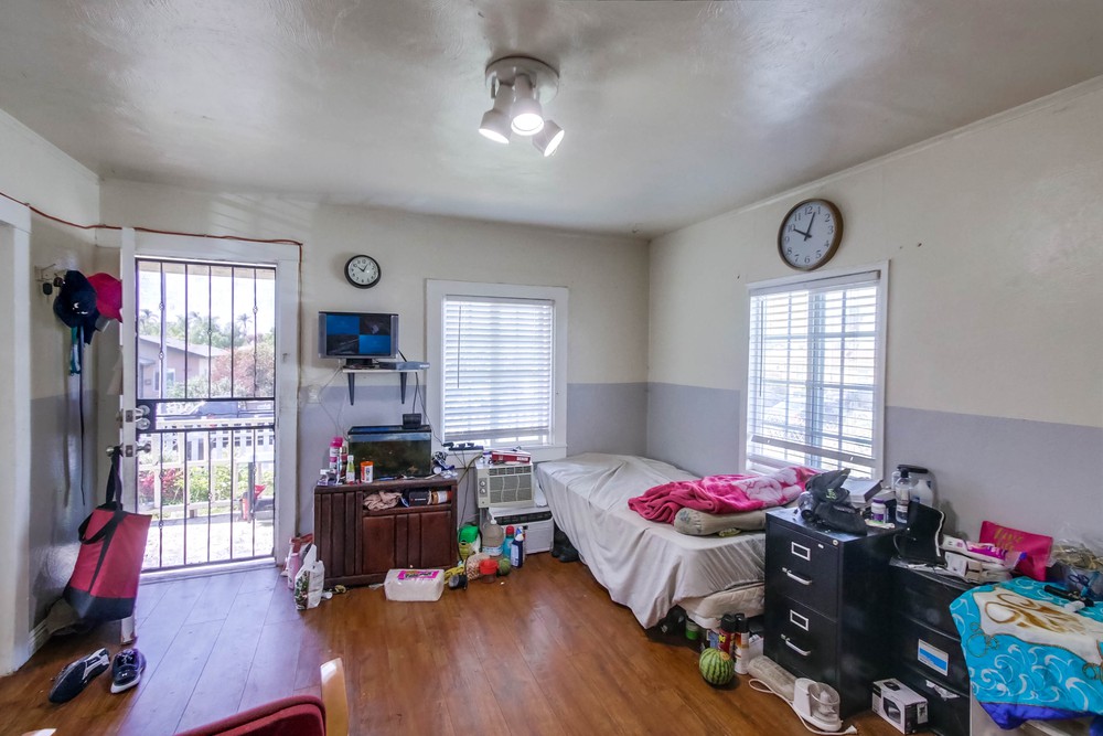 Virtual tour photo 10 of 40 for 4770 Dwight St