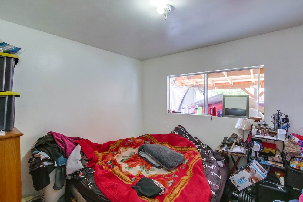 Virtual tour photo 32 of 40 for 4770 Dwight St