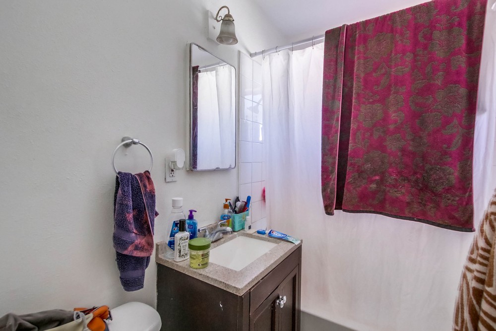 Virtual tour photo 33 of 40 for 4770 Dwight St