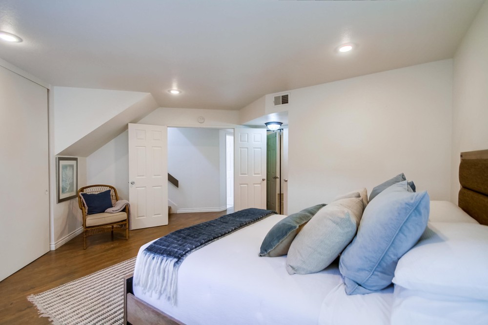 Virtual tour photo 34 of 45 for 4771 Lamont St