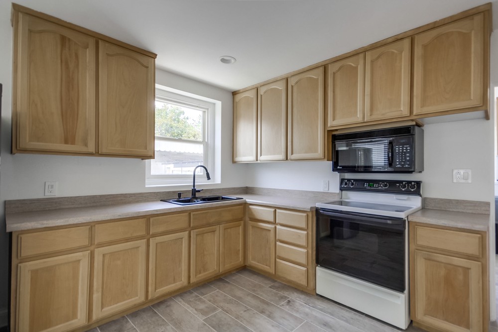 Virtual tour photo 18 of 45 for 4772 Aragon Dr
