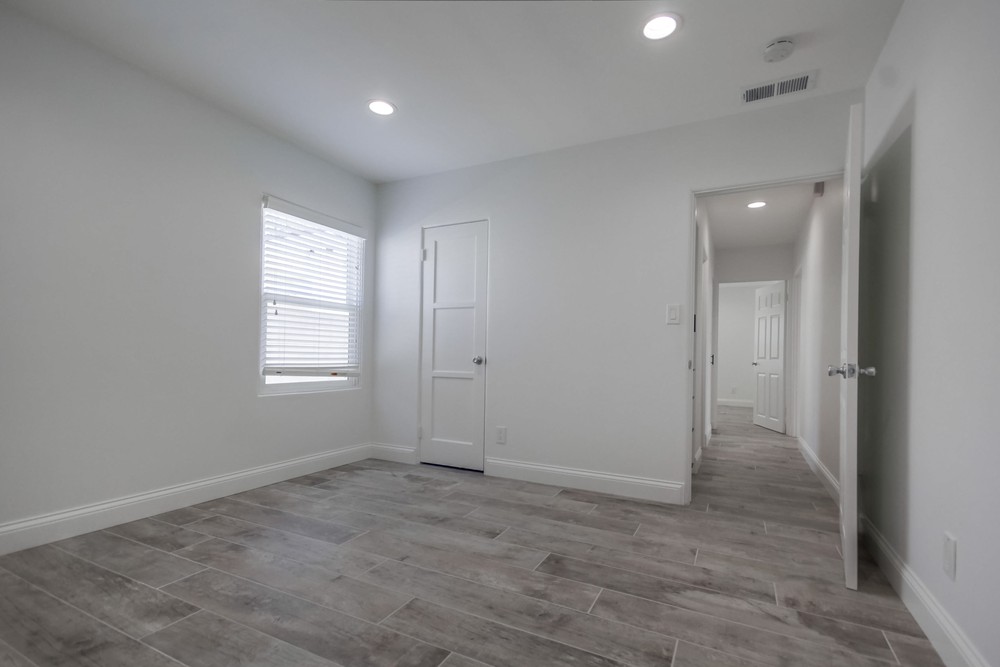 Virtual tour photo 32 of 45 for 4772 Aragon Dr