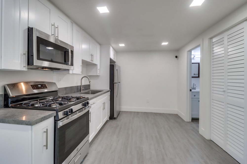 Virtual tour photo 11 of 25 for 4774 W Point Loma Blvd