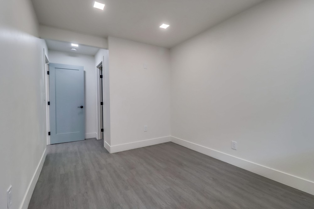 Virtual tour photo 17 of 25 for 4774 W Point Loma Blvd