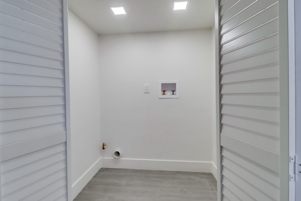 Virtual tour photo 22 of 25 for 4774 W Point Loma Blvd