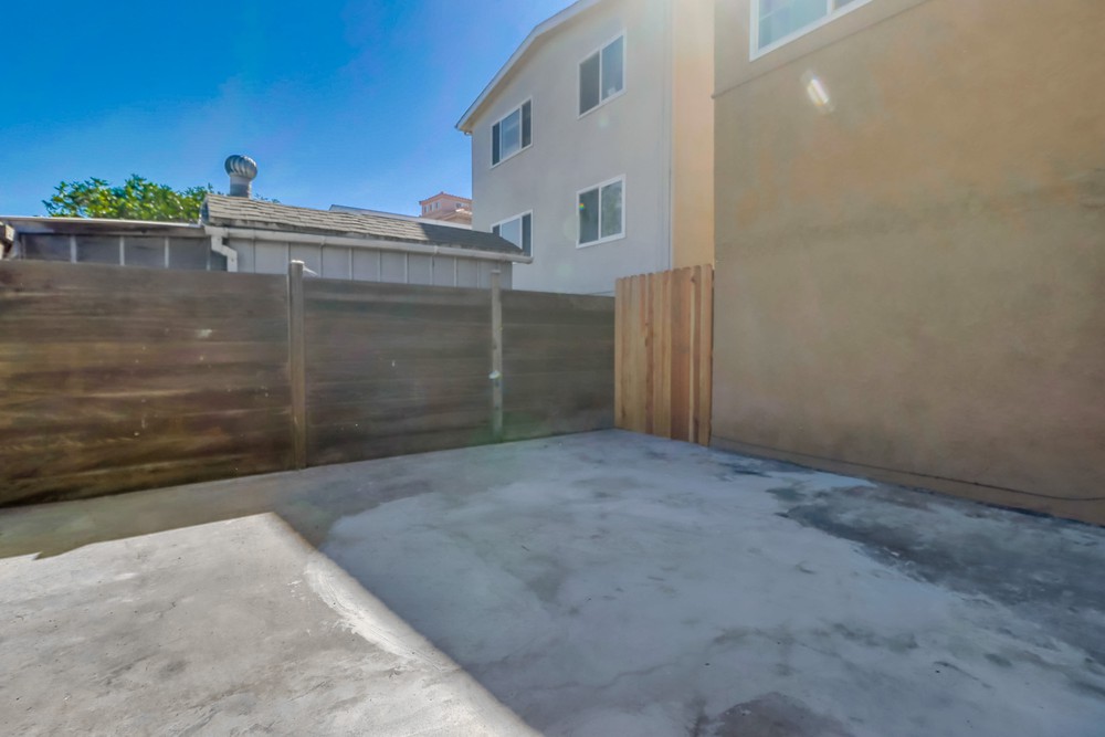 Virtual tour photo 24 of 25 for 4774 W Point Loma Blvd