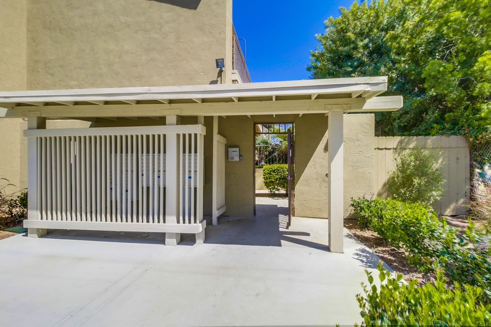 Virtual tour photo 5 of 29 for 4775 Seminole Dr #107