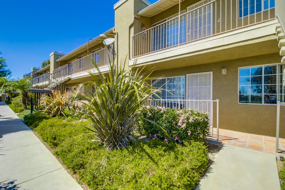 Virtual tour photo 6 of 29 for 4775 Seminole Dr #107