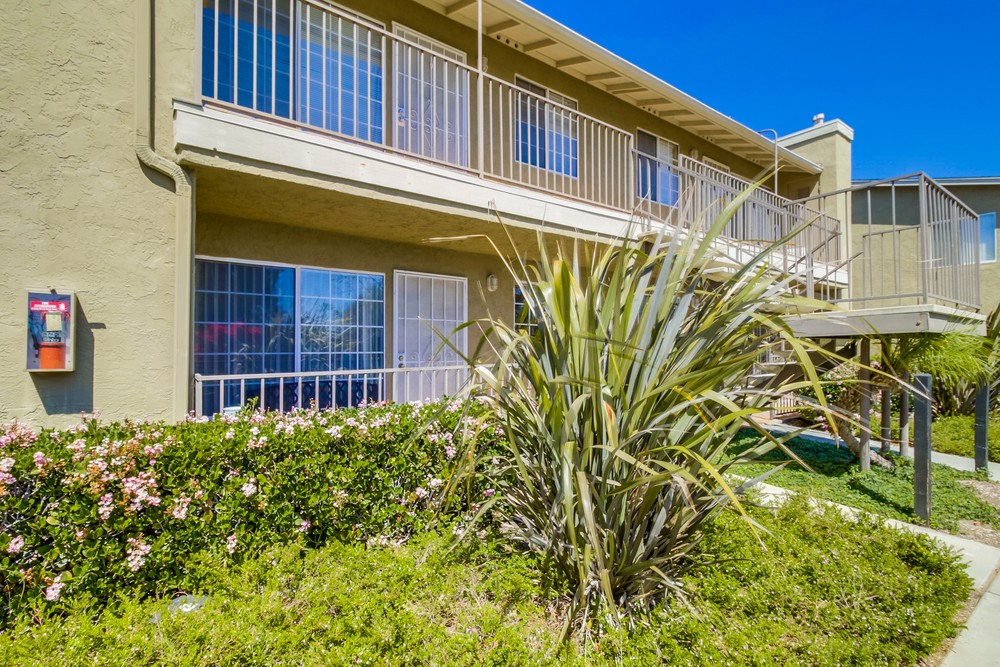 Virtual tour photo 8 of 29 for 4775 Seminole Dr #107