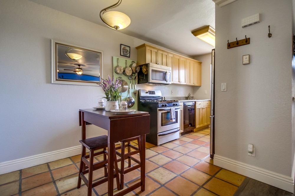 Virtual tour photo 16 of 29 for 4775 Seminole Dr #107