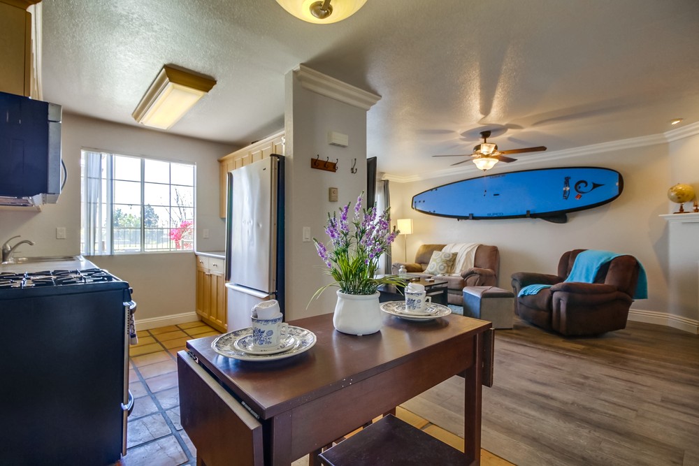 Virtual tour photo 17 of 29 for 4775 Seminole Dr #107