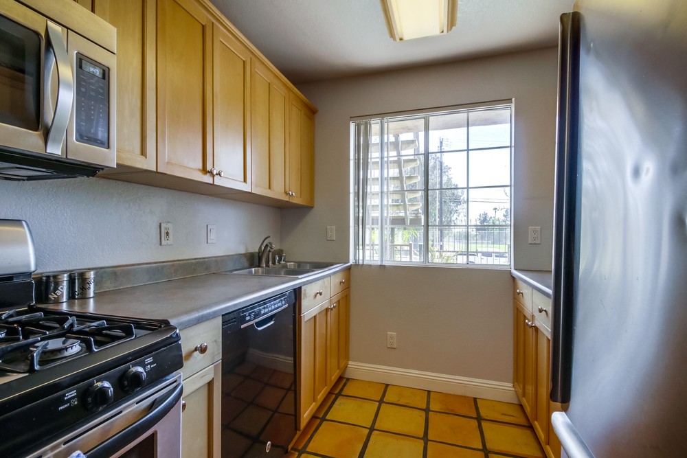 Virtual tour photo 20 of 29 for 4775 Seminole Dr #107