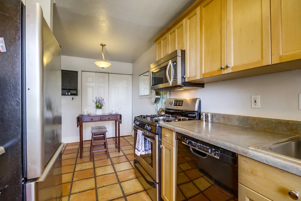 Virtual tour photo 21 of 29 for 4775 Seminole Dr #107