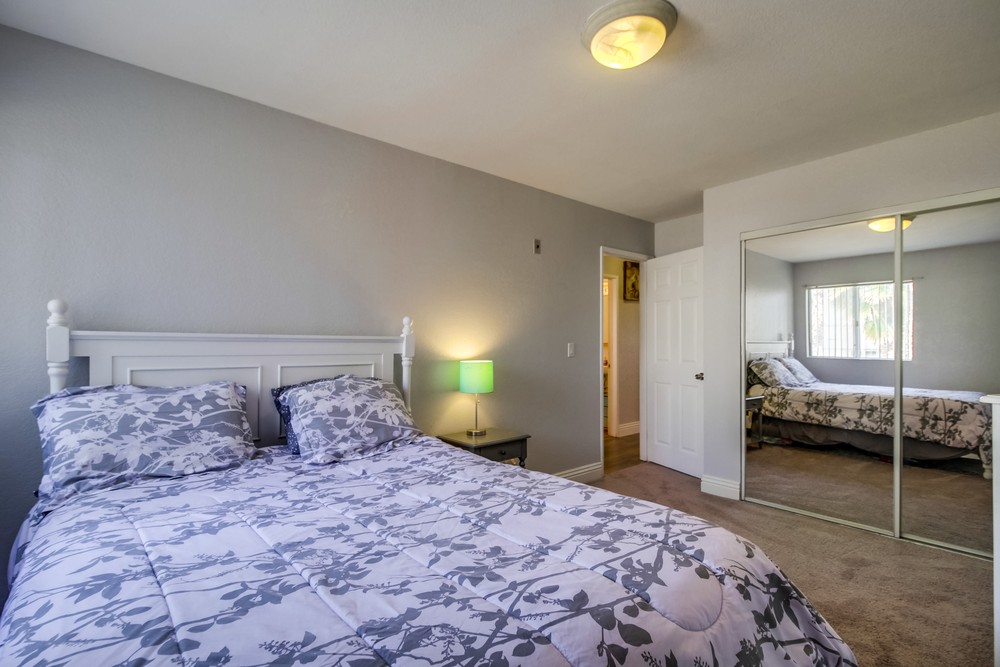 Virtual tour photo 25 of 29 for 4775 Seminole Dr #107