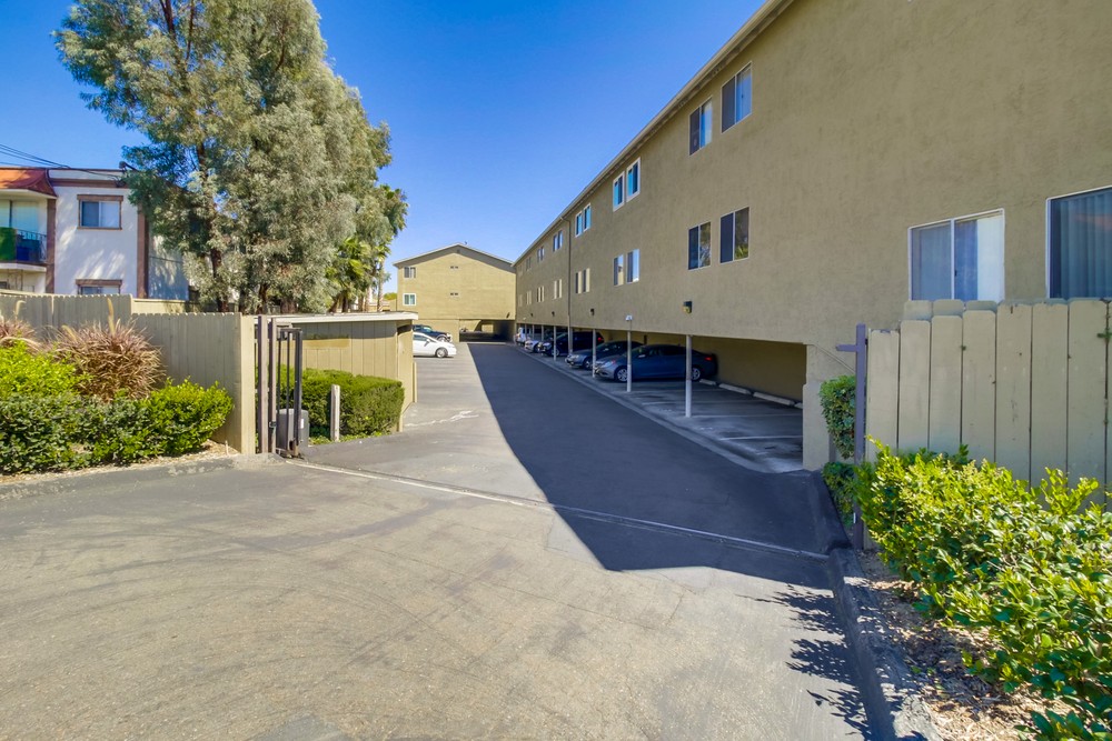 Virtual tour photo 30 of 29 for 4775 Seminole Dr #107