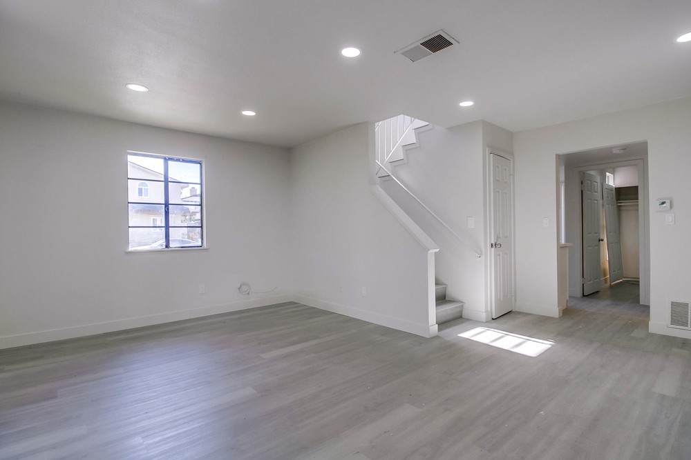 Virtual tour photo 9 of 59 for 4776 Bancroft St