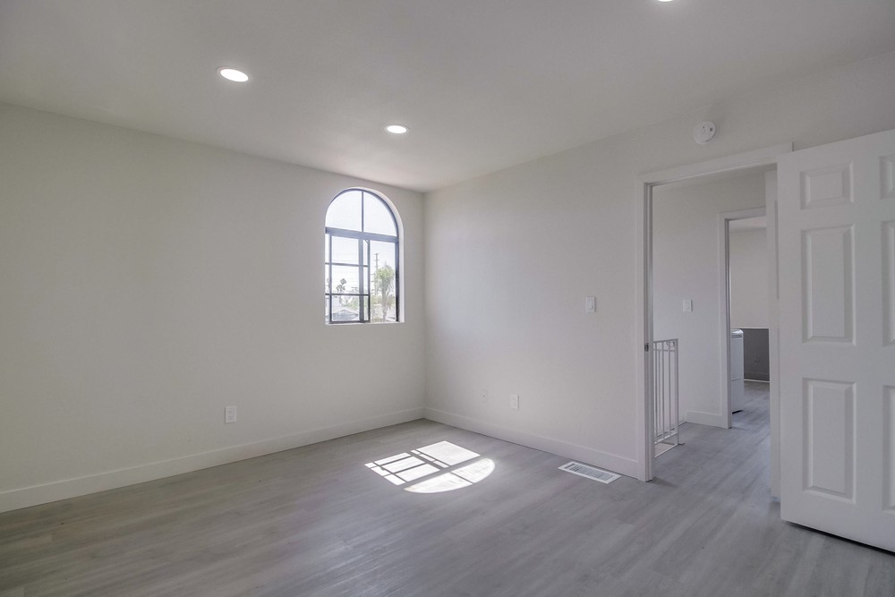 Virtual tour photo 16 of 59 for 4776 Bancroft St
