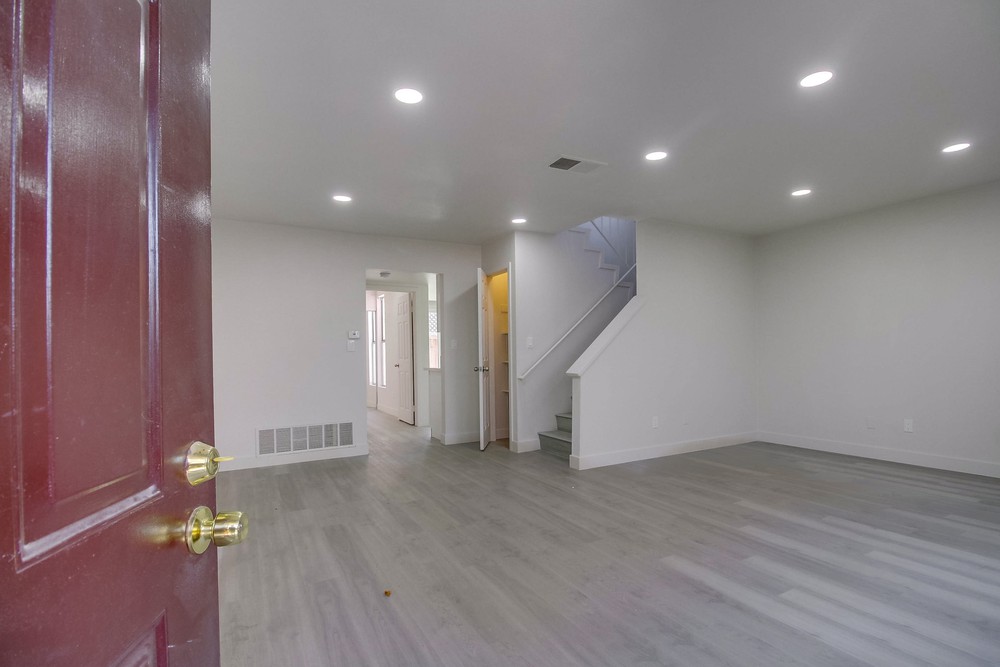 Virtual tour photo 32 of 59 for 4776 Bancroft St