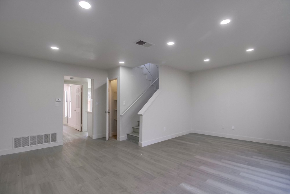 Virtual tour photo 33 of 59 for 4776 Bancroft St