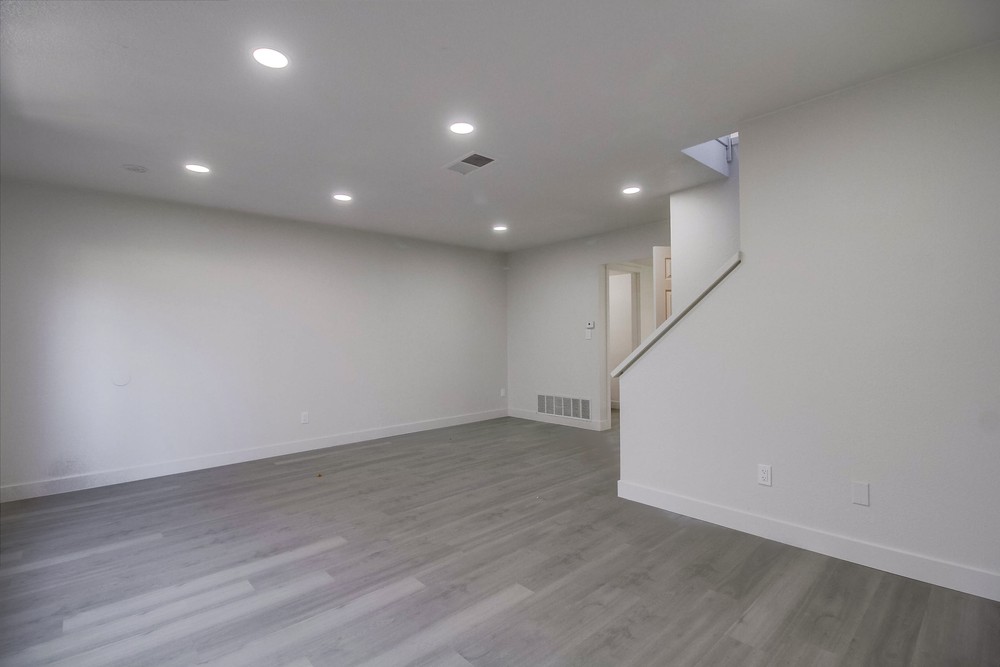 Virtual tour photo 34 of 59 for 4776 Bancroft St