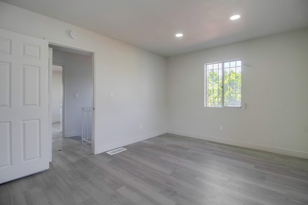 Virtual tour photo 52 of 59 for 4776 Bancroft St
