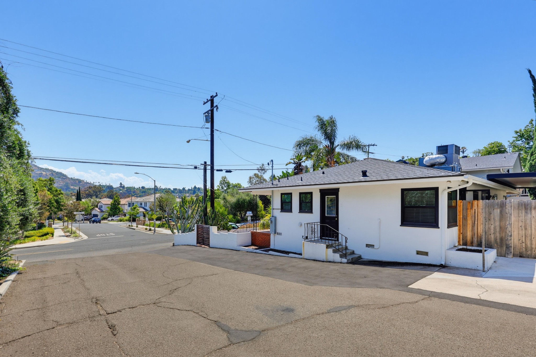 Virtual tour photo 6 of 59 for 4776 Garfield St