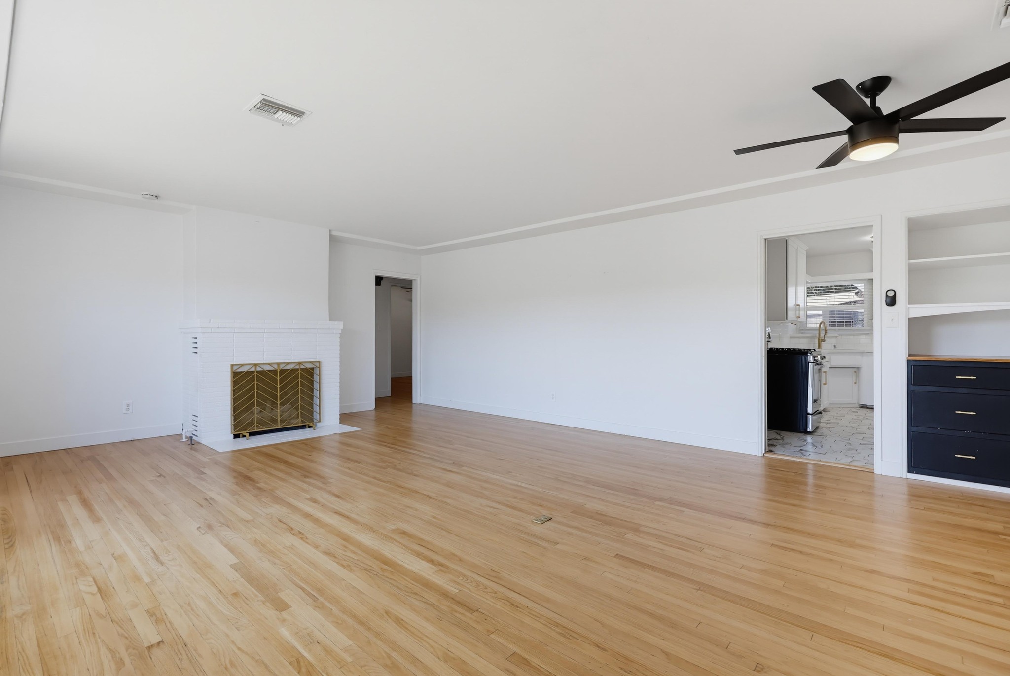 Virtual tour photo 15 of 59 for 4776 Garfield St