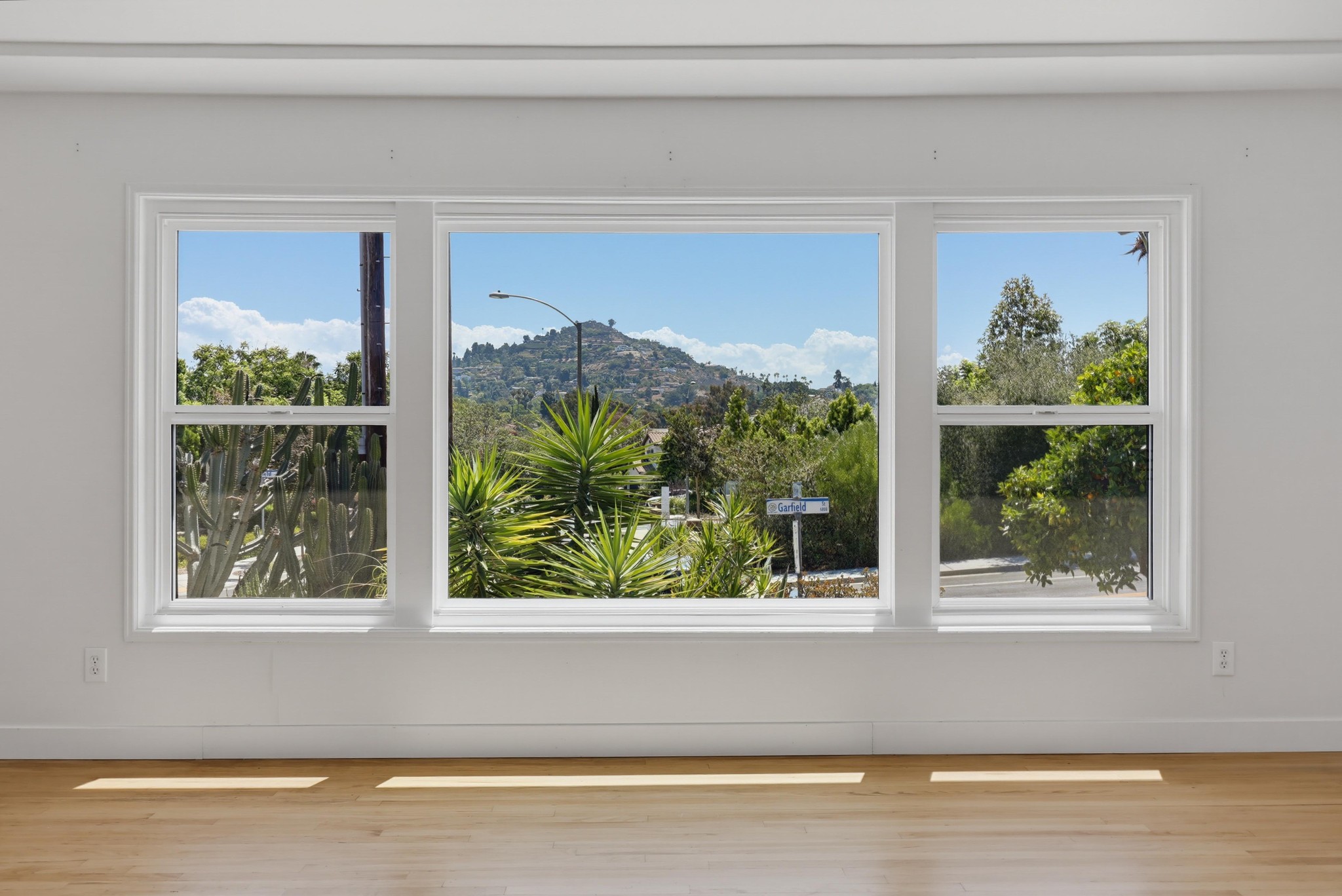 Virtual tour photo 19 of 59 for 4776 Garfield St