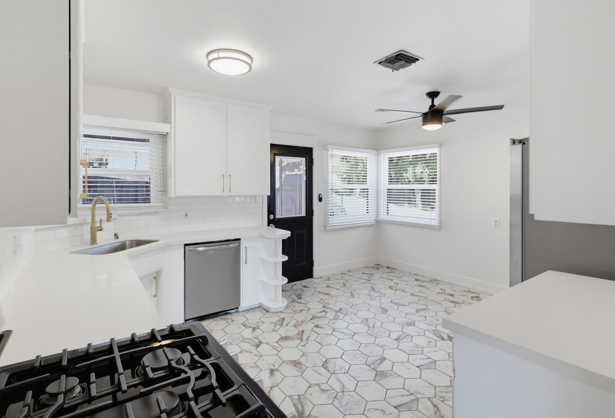 Virtual tour photo 20 of 59 for 4776 Garfield St