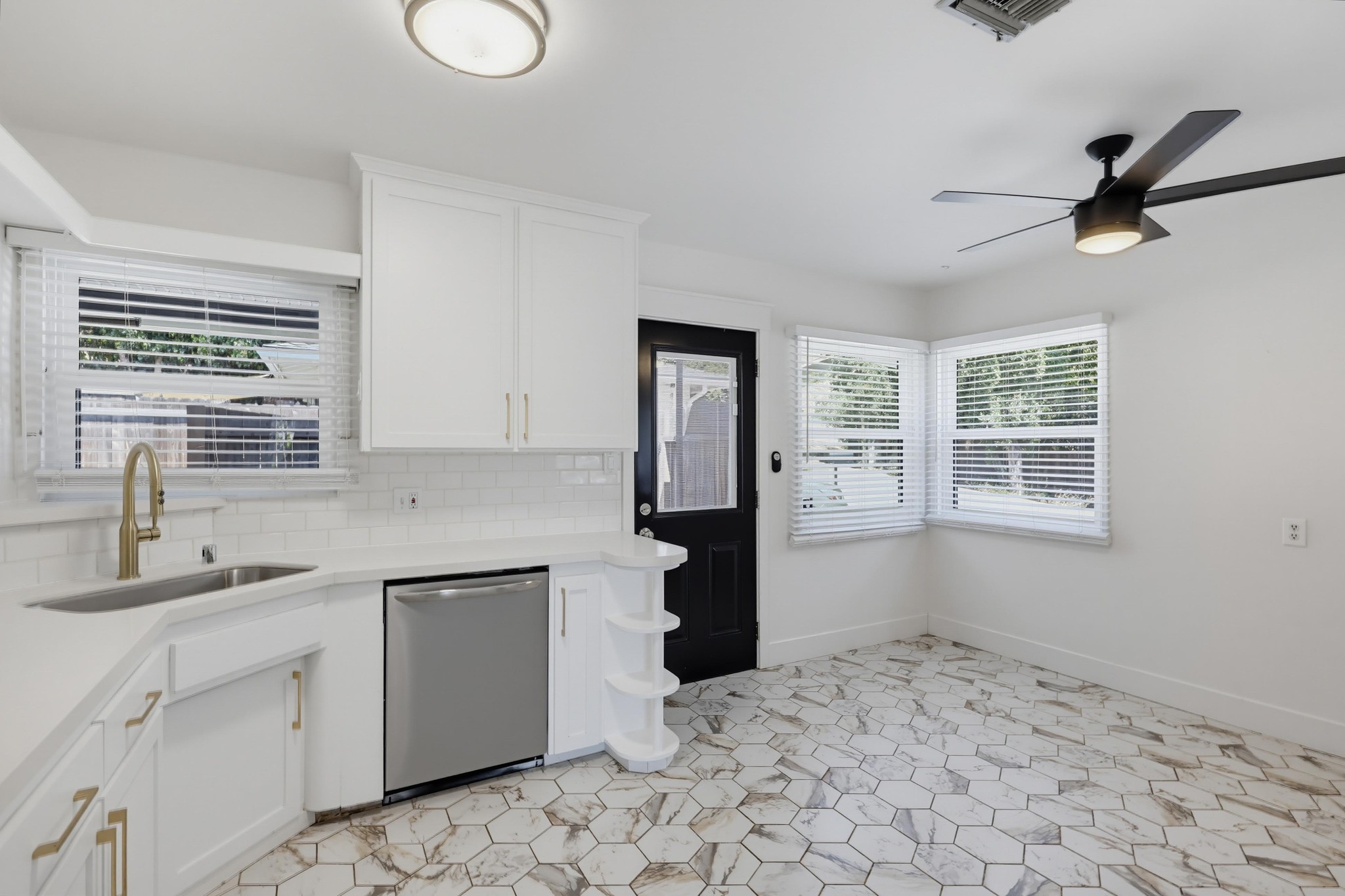 Virtual tour photo 21 of 59 for 4776 Garfield St