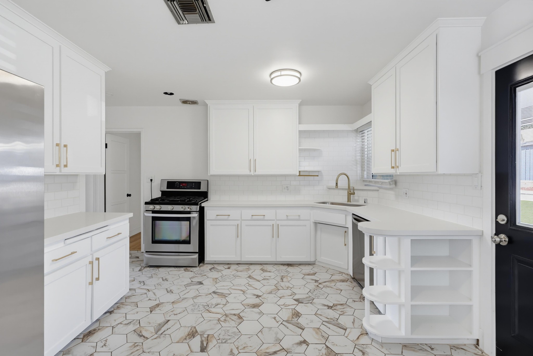 Virtual tour photo 22 of 59 for 4776 Garfield St