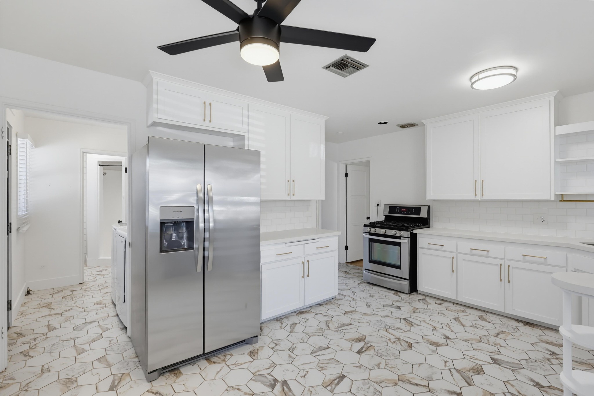 Virtual tour photo 23 of 59 for 4776 Garfield St
