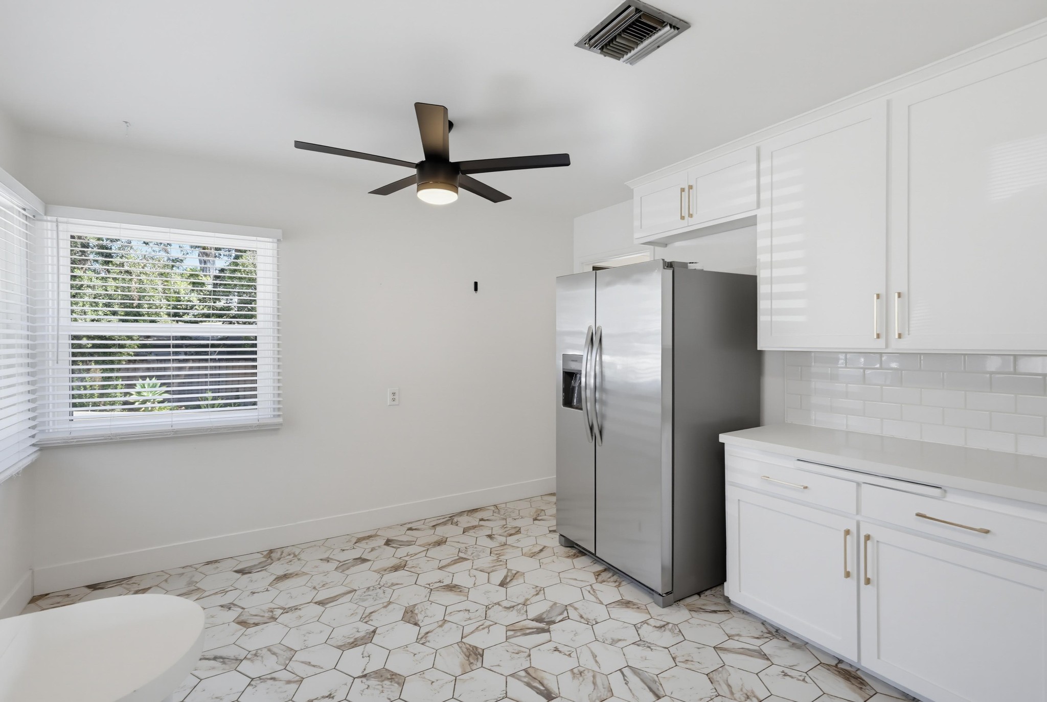 Virtual tour photo 25 of 59 for 4776 Garfield St