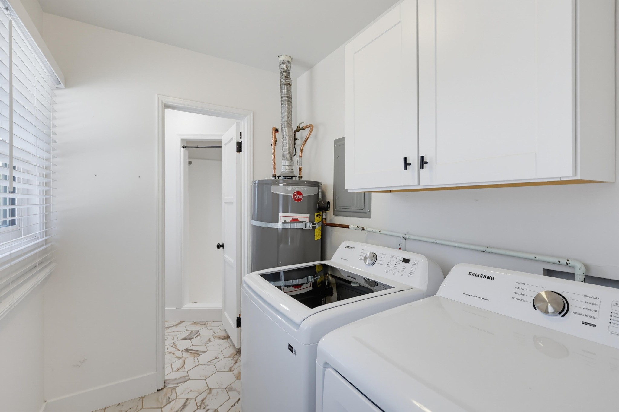 Virtual tour photo 26 of 59 for 4776 Garfield St