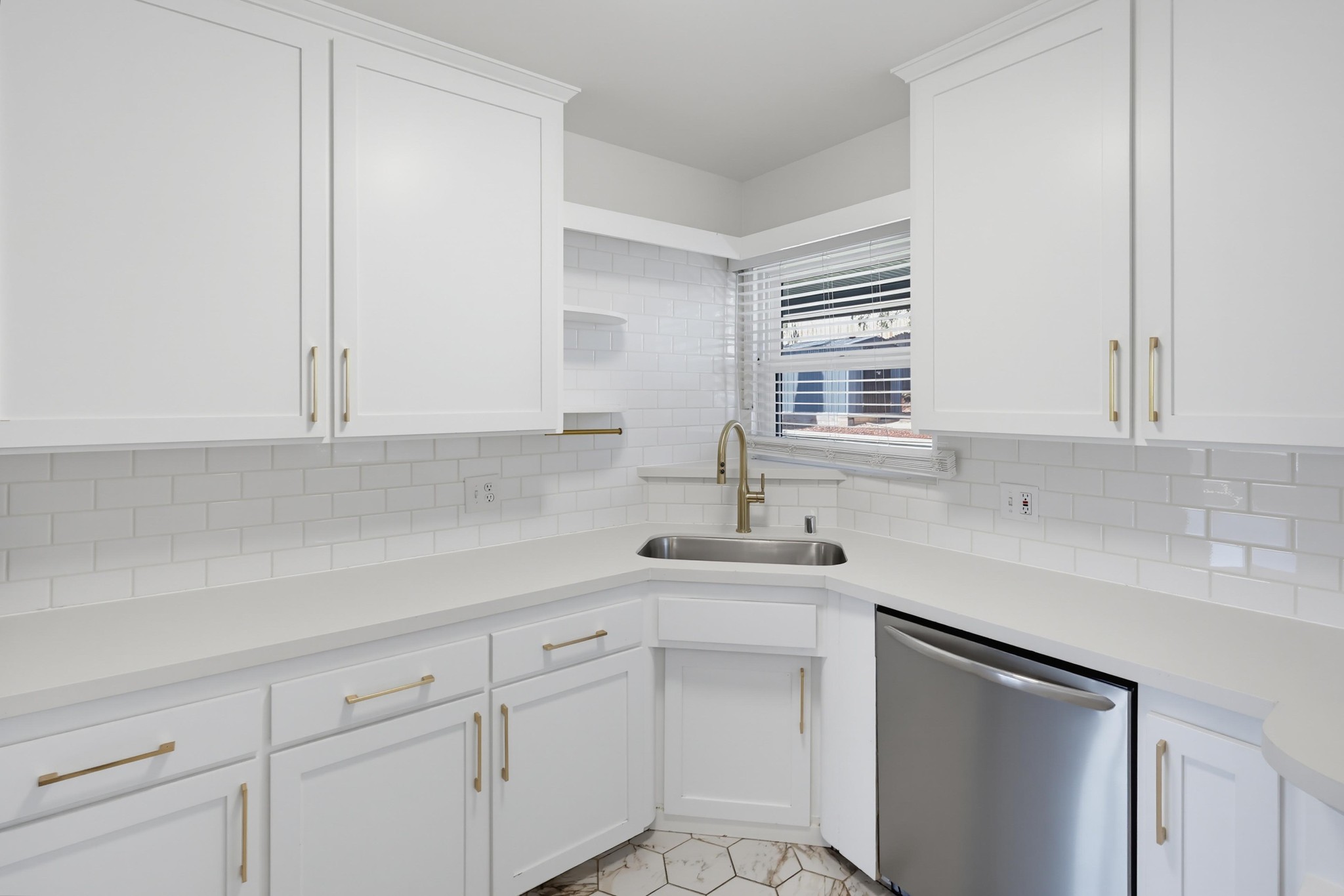 Virtual tour photo 27 of 59 for 4776 Garfield St