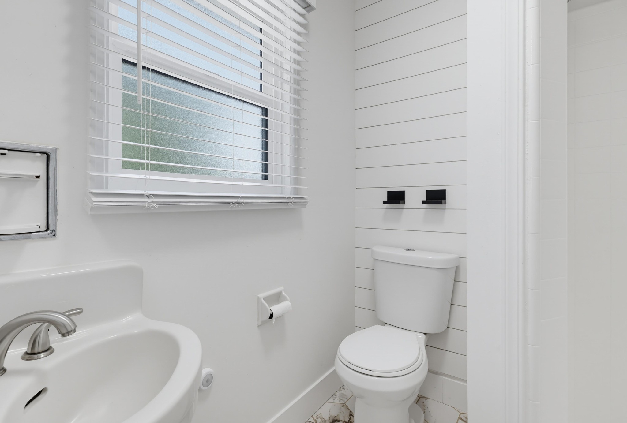 Virtual tour photo 29 of 59 for 4776 Garfield St