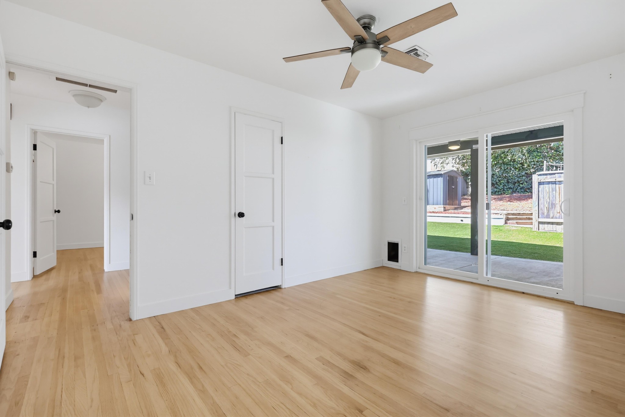 Virtual tour photo 31 of 59 for 4776 Garfield St