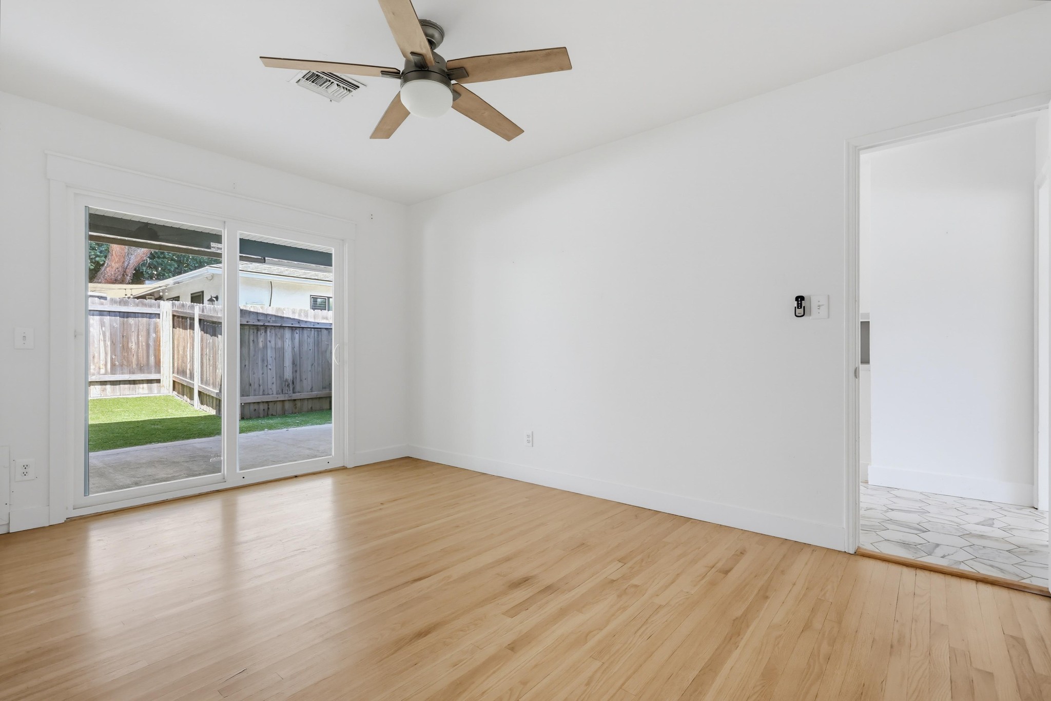 Virtual tour photo 32 of 59 for 4776 Garfield St