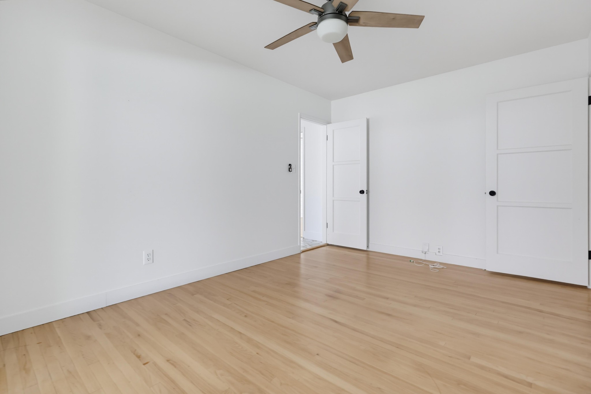 Virtual tour photo 33 of 59 for 4776 Garfield St