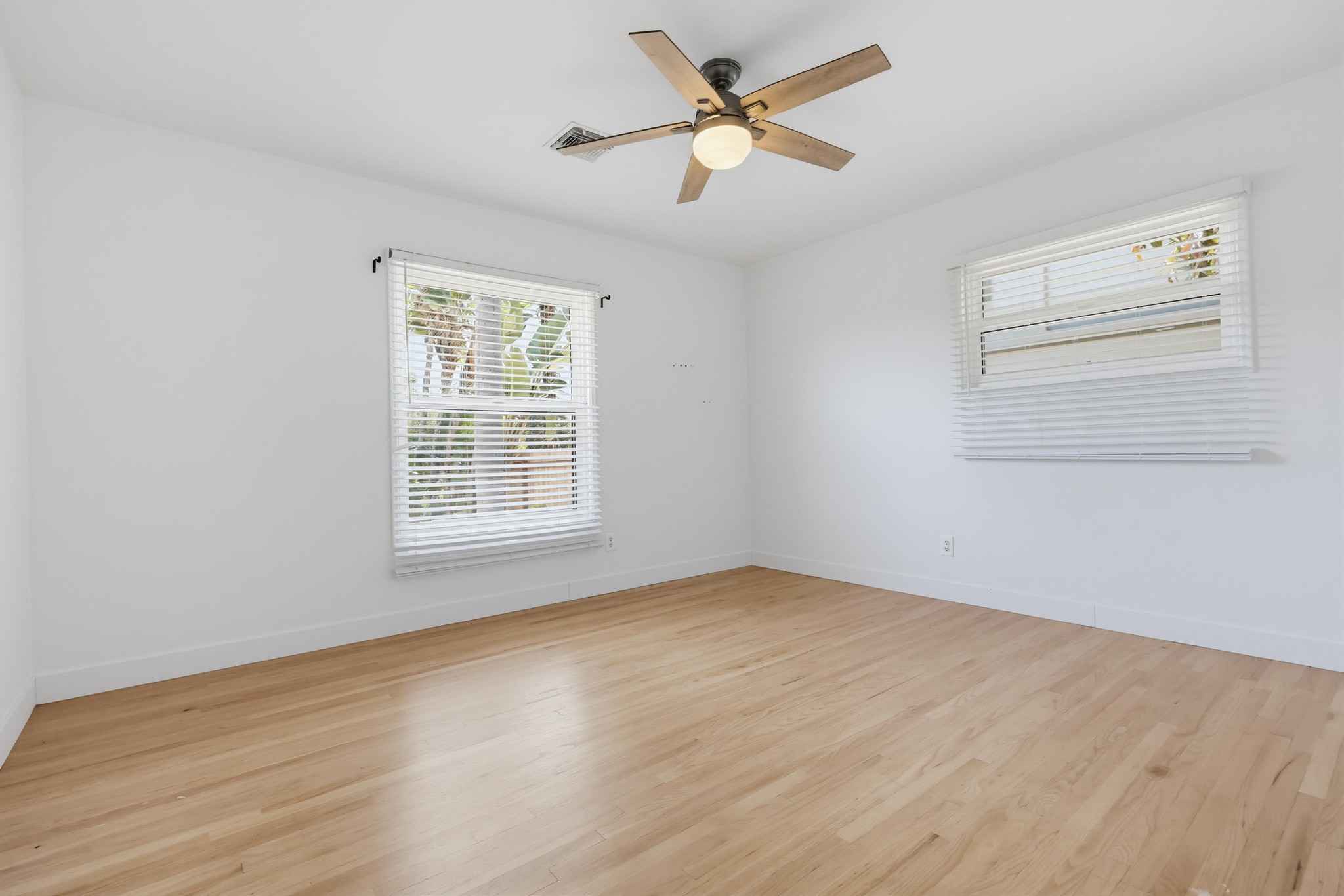 Virtual tour photo 34 of 59 for 4776 Garfield St