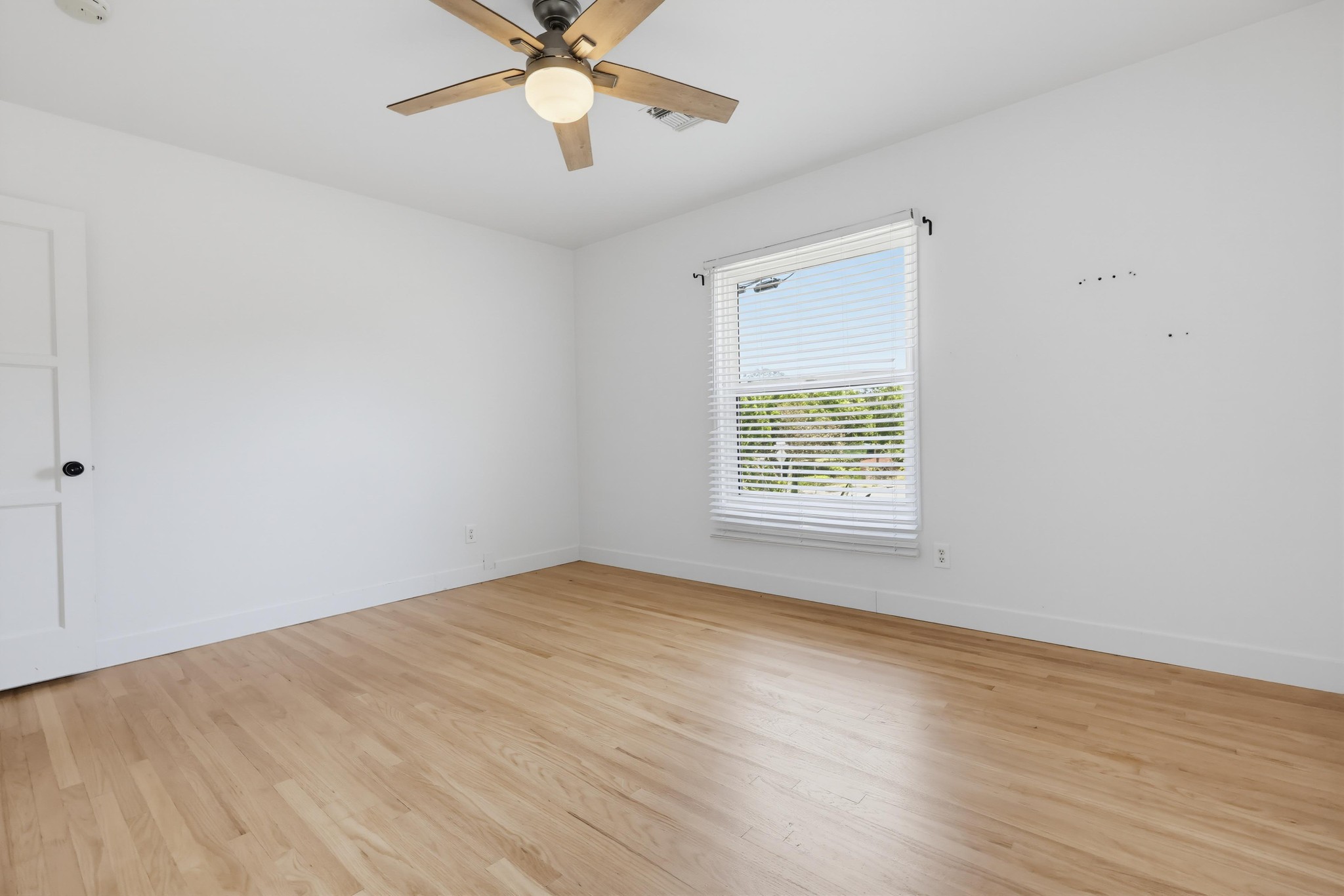 Virtual tour photo 35 of 59 for 4776 Garfield St