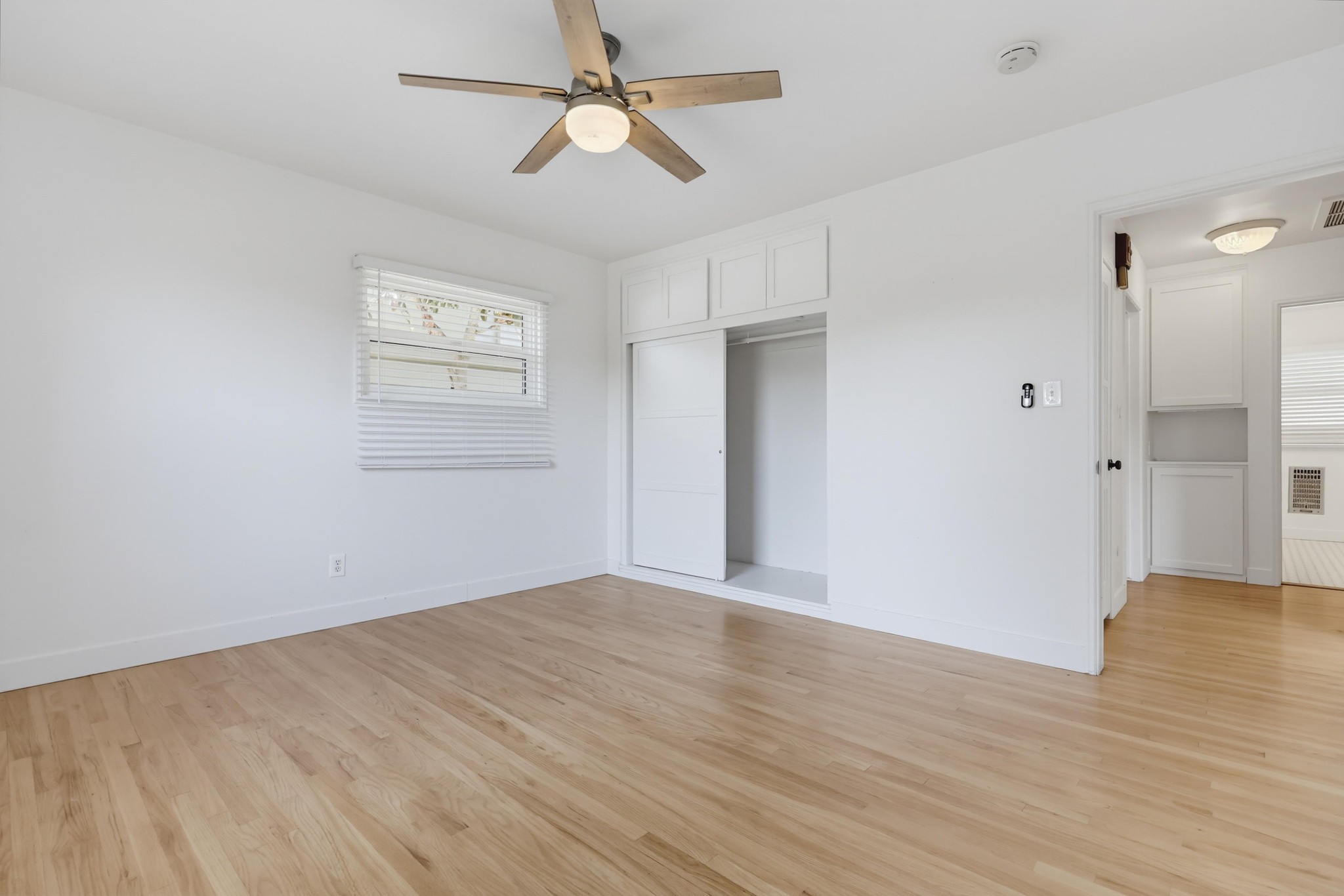 Virtual tour photo 36 of 59 for 4776 Garfield St