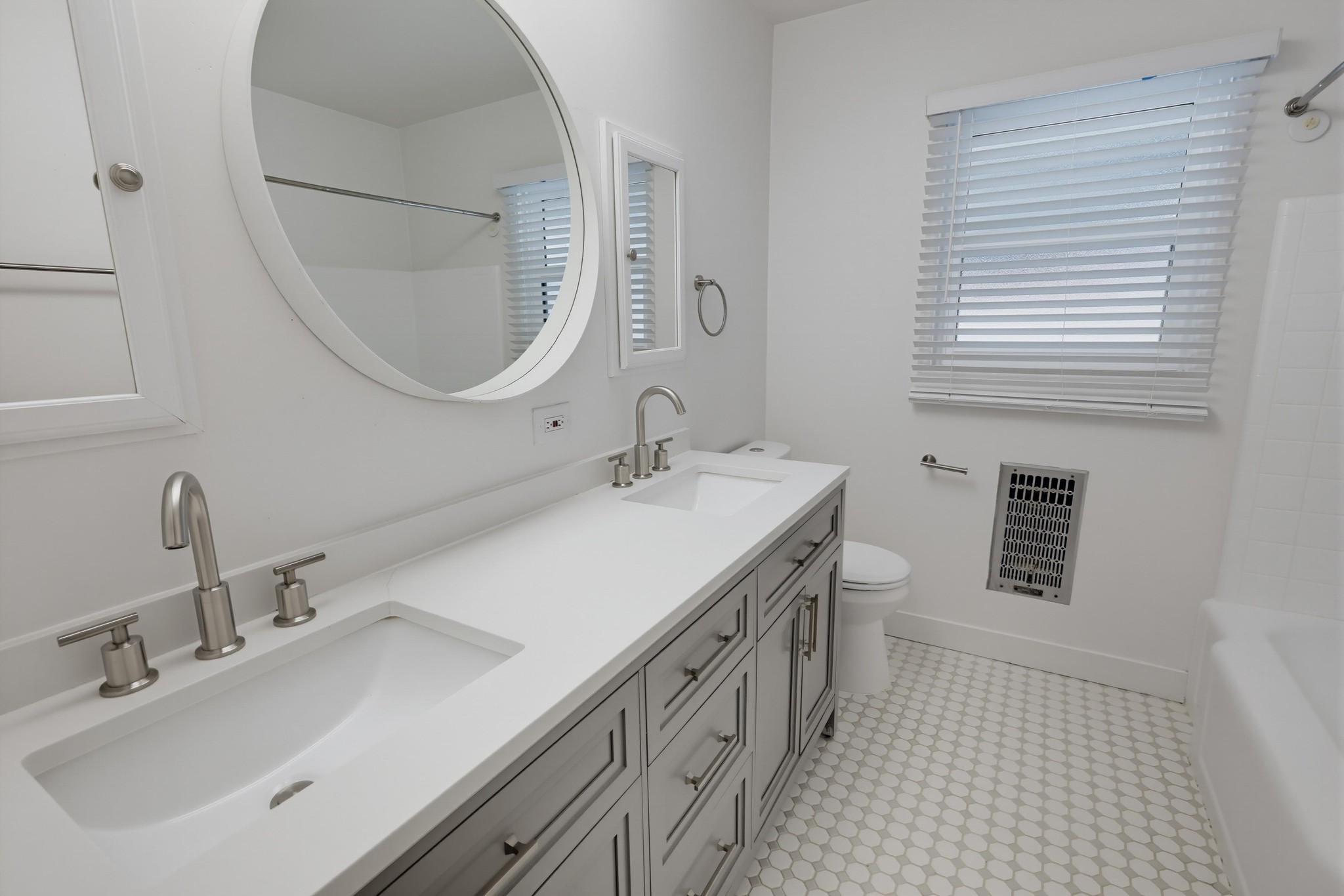 Virtual tour photo 39 of 59 for 4776 Garfield St