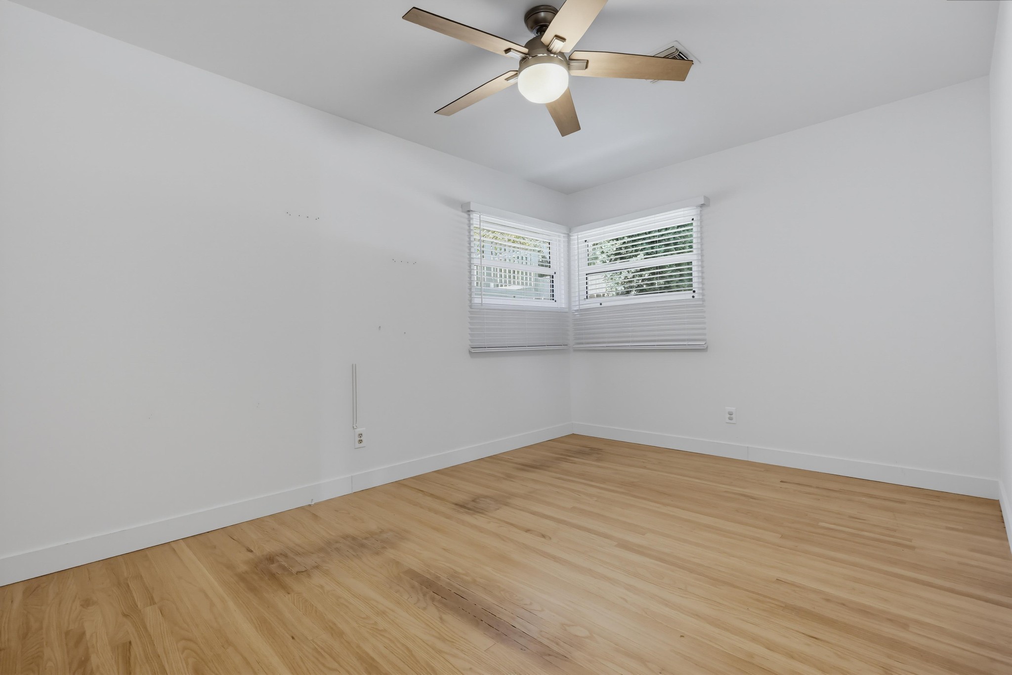 Virtual tour photo 41 of 59 for 4776 Garfield St
