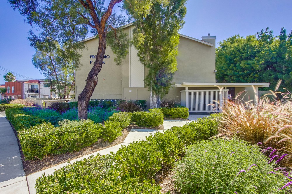 Virtual tour photo 1 of 42 for 4777 Seminole Dr APT 117